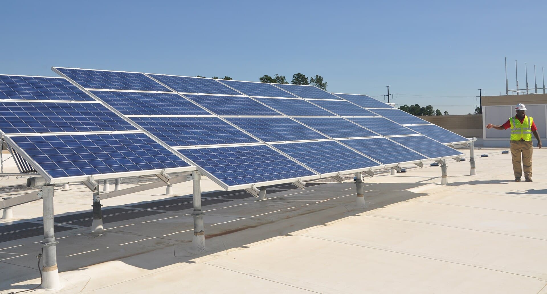 Why Deye Inverters Survive Saudi Heat: IP65, 60 °C Tolerance & Desert-Tested Performance